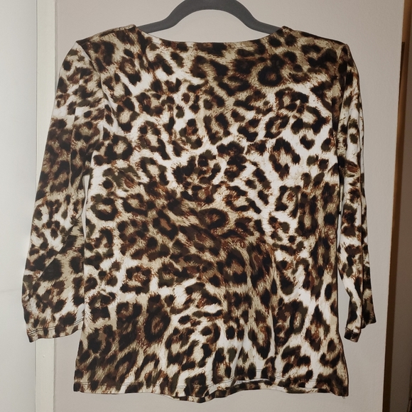 Rafaella 3/4 Sleeve Leopard Print Top with Gold Chain Collar 106 - Picture 6 of 6